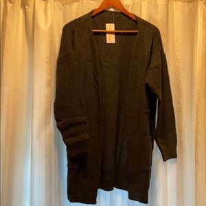 🆕 Gray cardigan
